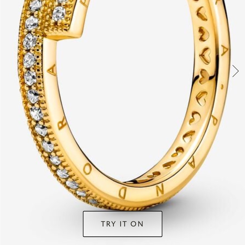 Pandora Sparkling Overlapping Ring